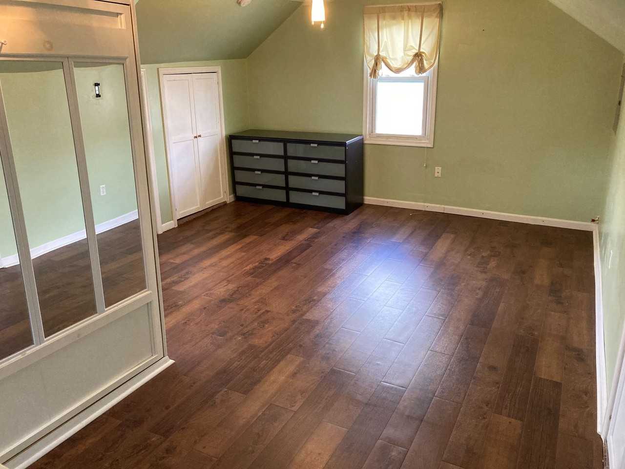 654 Congress Ave - Photo 2 of 8