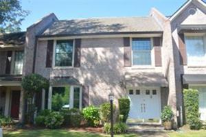 featured image of 806 E Lee St #9