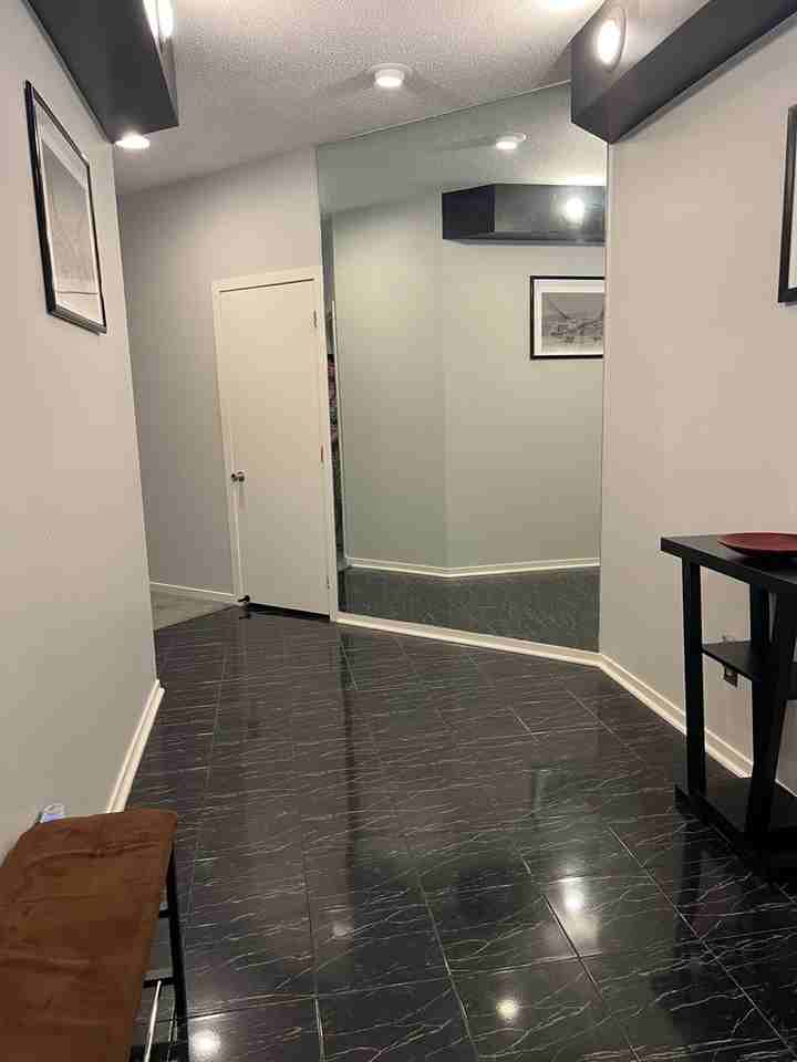 806 E Lee St #9 - Photo 2 of 17