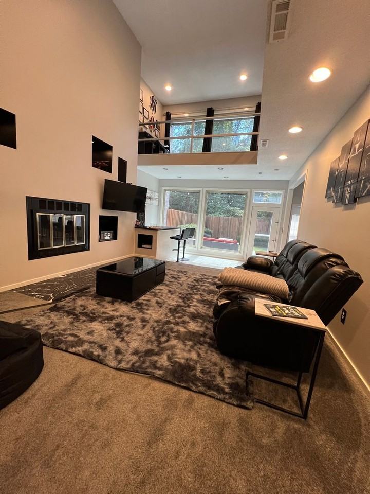 806 E Lee St #9 - Photo 6 of 17
