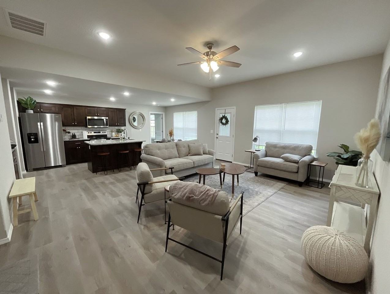 112 E Rosalie - Photo 2 of 12