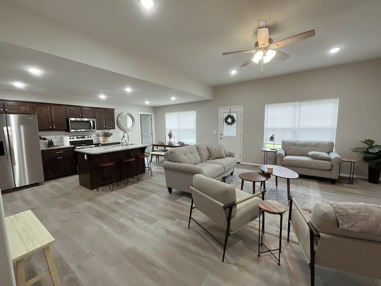 112 E Rosalie - Photo 3 of 12