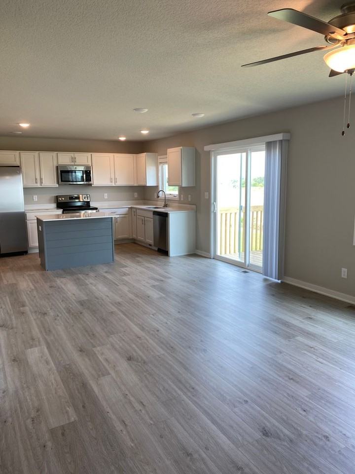 917 Knoll Dr - Photo 3 of 17