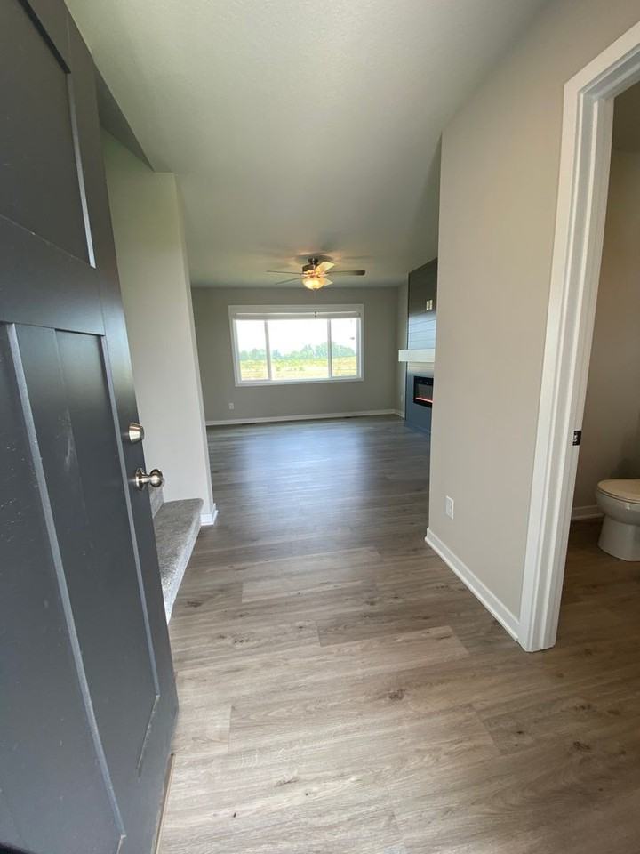 917 Knoll Dr - Photo 7 of 17