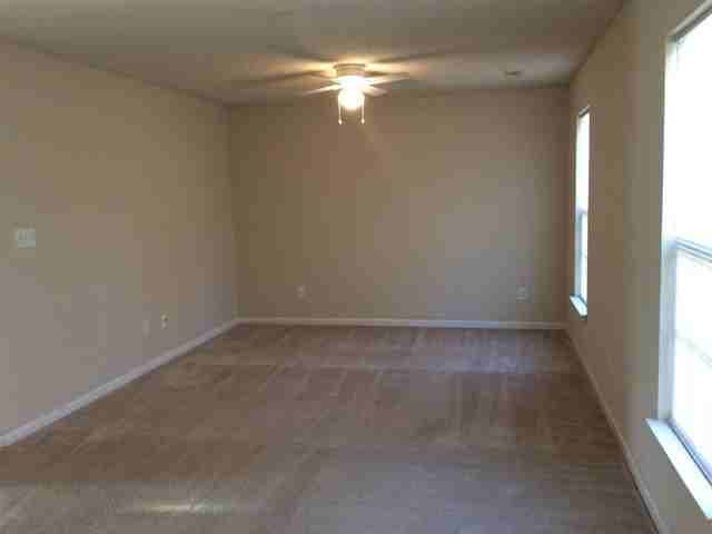 1002 Finley Ct - Photo 2 of 14
