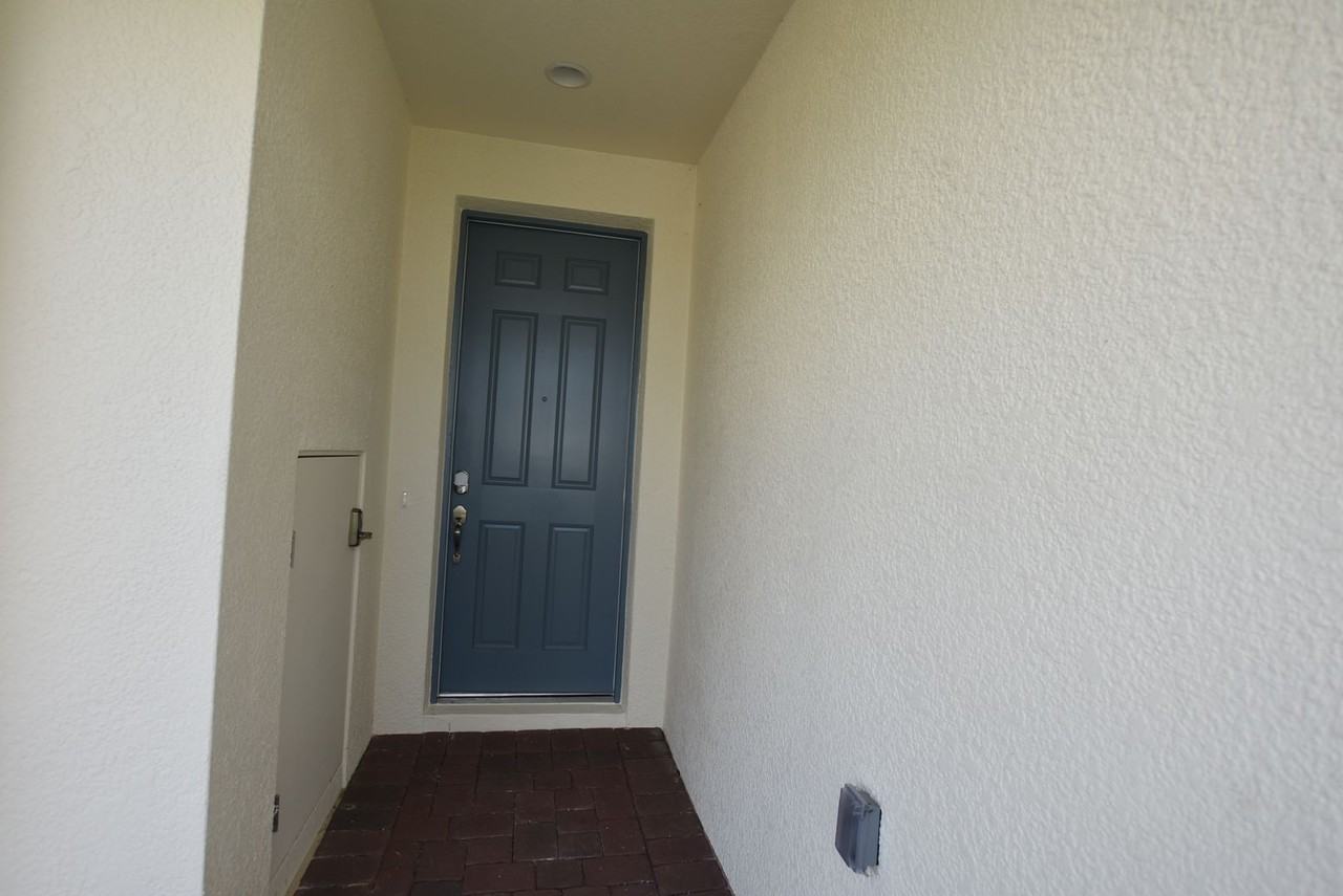 1853 Indianhouse Ln - Photo 3 of 19