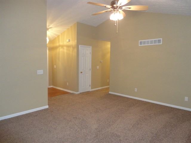 6406 Symmes Ln - Photo 3 of 13