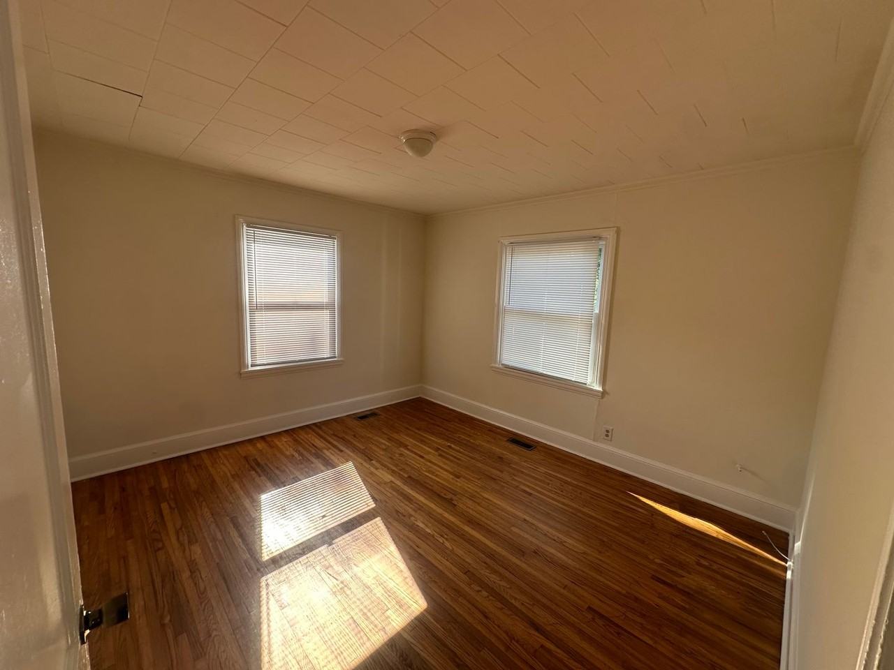 610 Engleside St - Photo 3 of 11