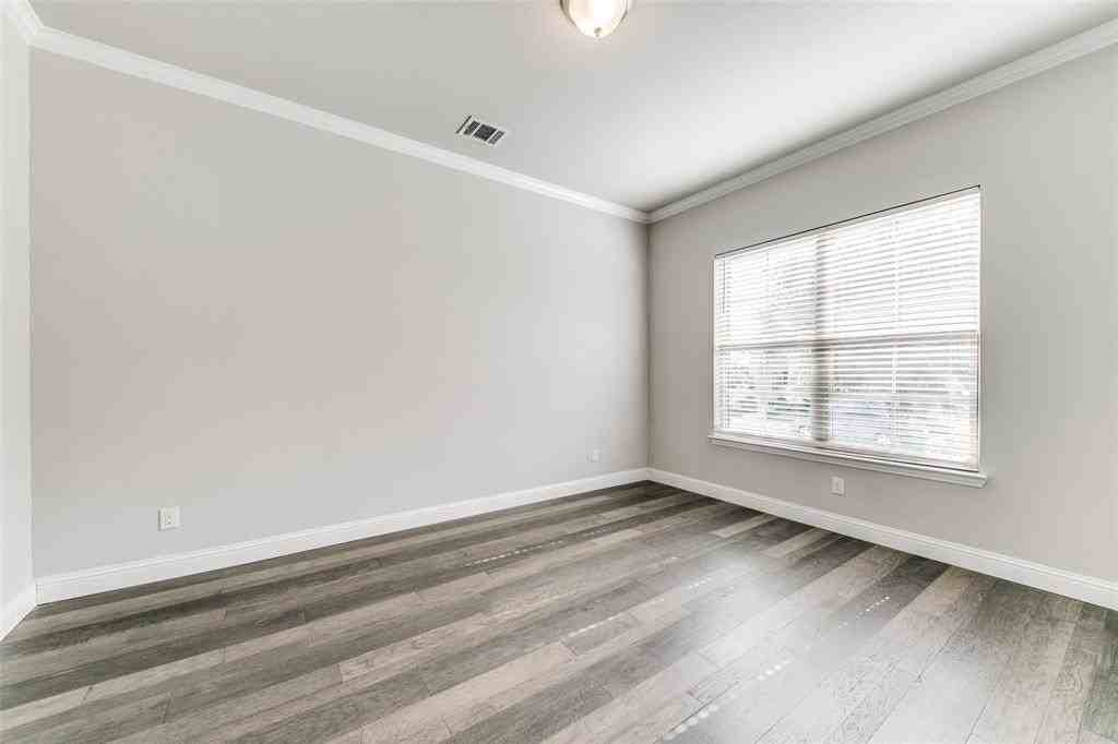 17660 Sequoia Dr - Photo 3 of 25