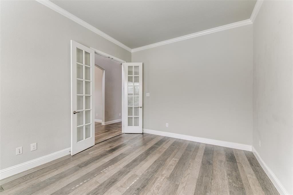 17660 Sequoia Dr - Photo 4 of 25