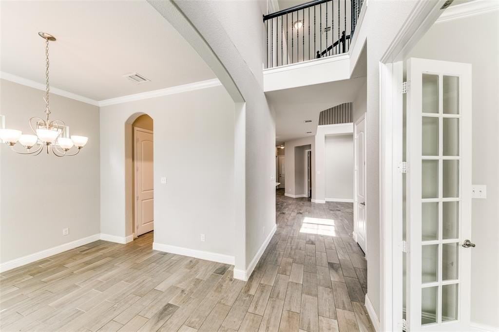 17660 Sequoia Dr - Photo 5 of 25