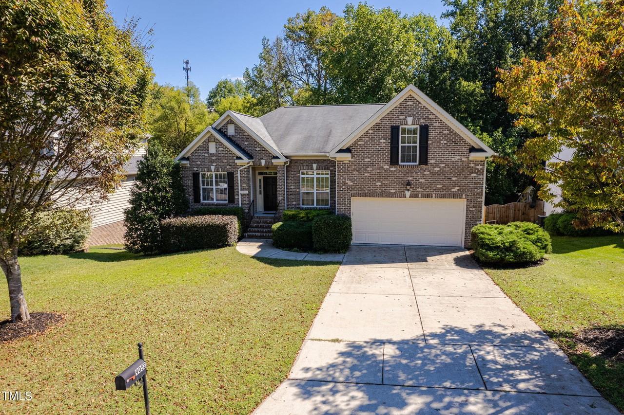 9052 Linslade Way - Photo 4 of 32