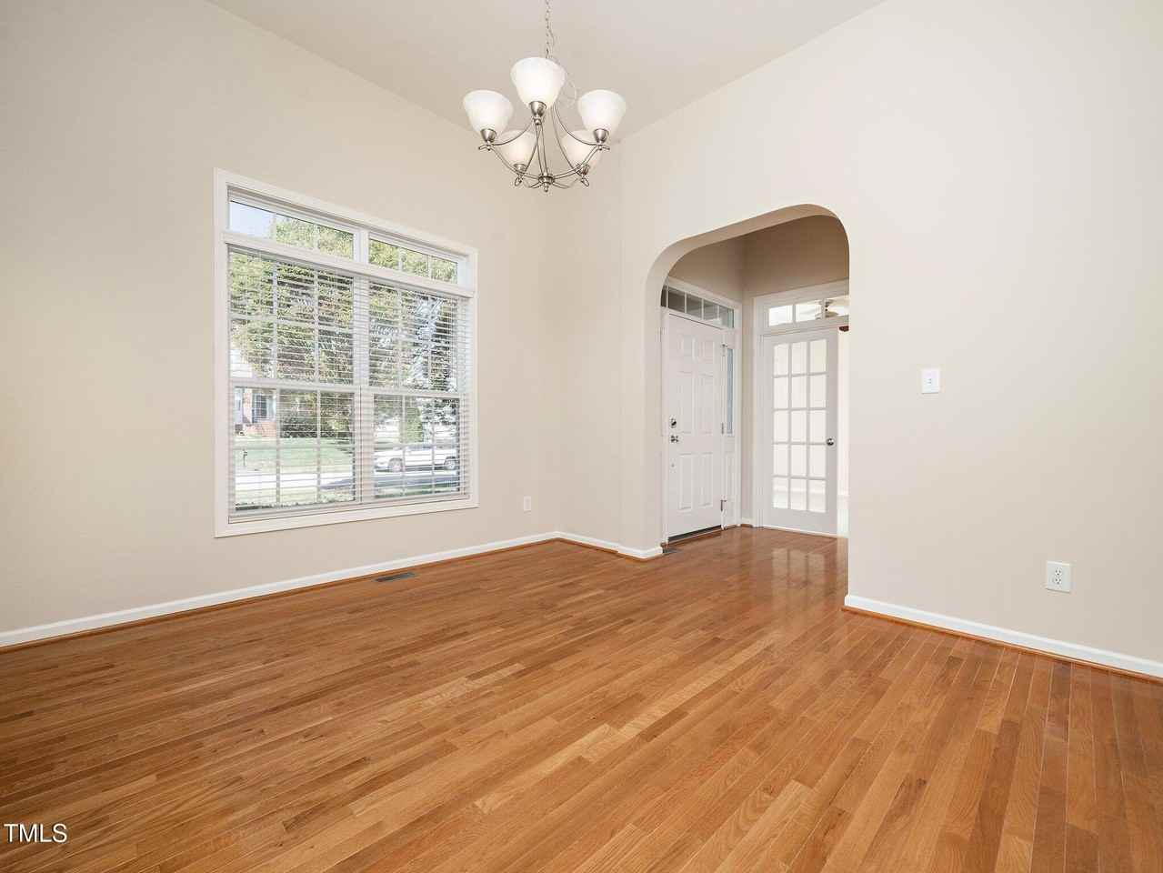 9052 Linslade Way - Photo 6 of 32