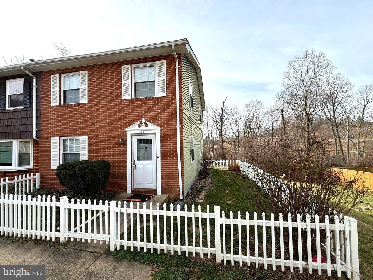 8617 Colston Ct - Photo 2 of 16