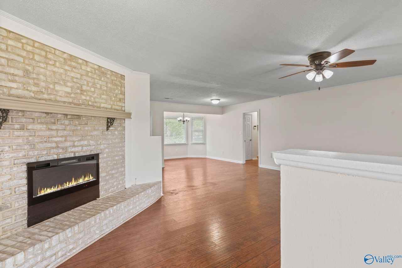 1011 Sandy Springs Rd Nw - Photo 3 of 39