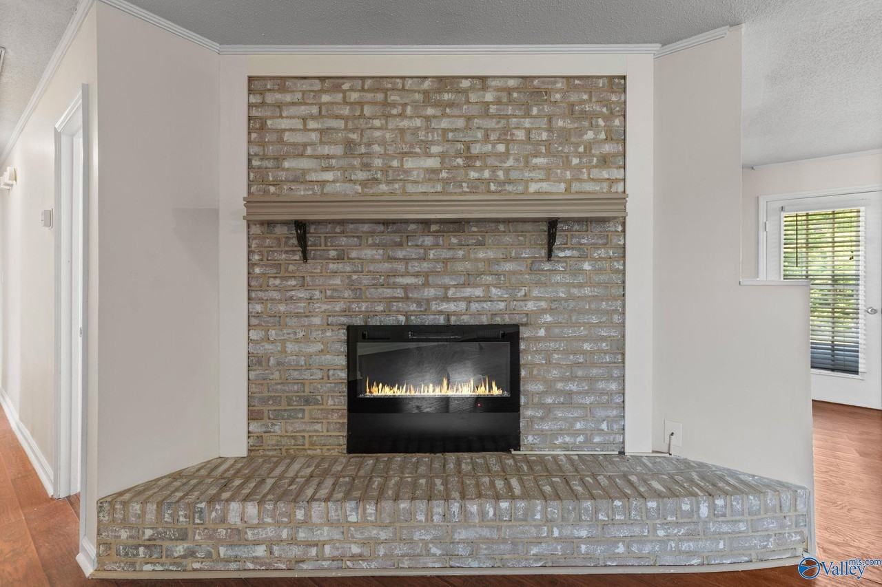 1011 Sandy Springs Rd Nw - Photo 6 of 39