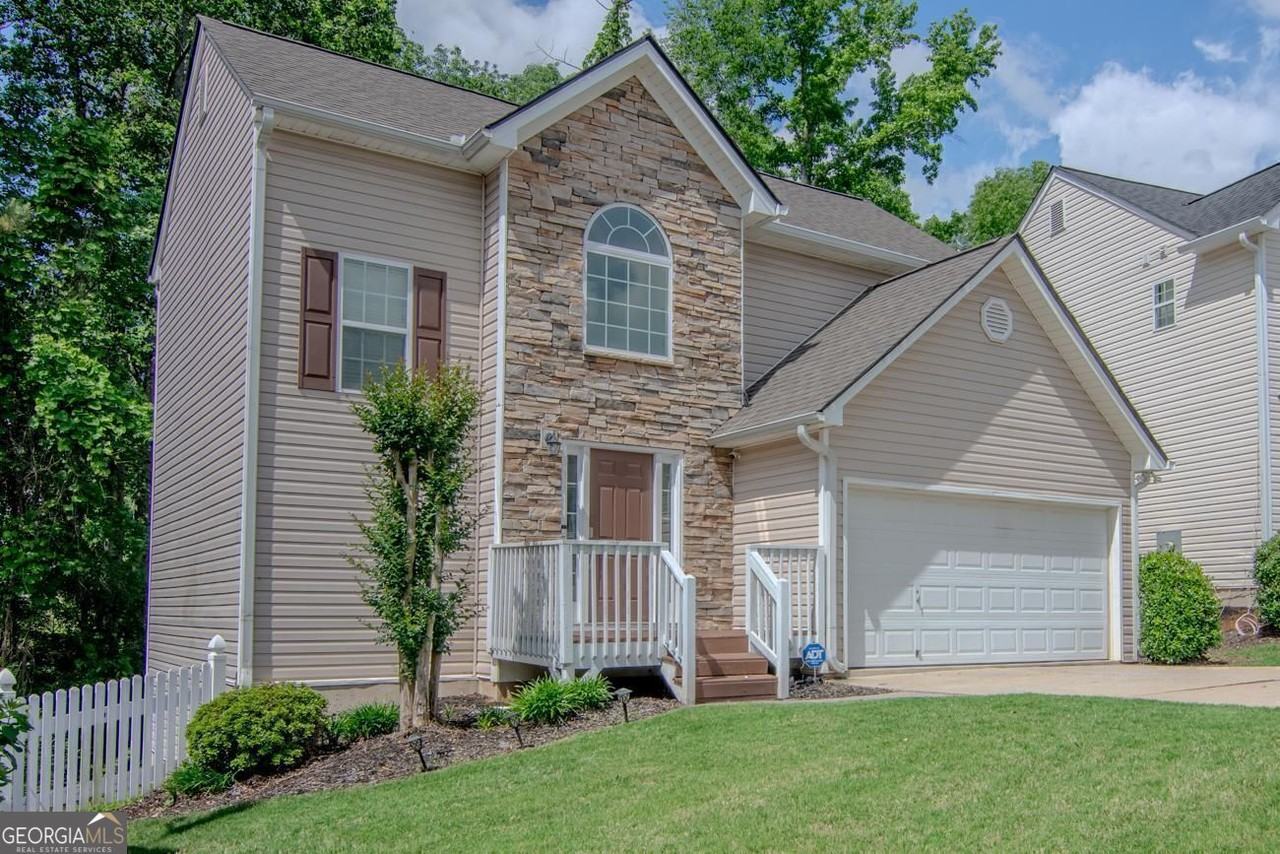 28 Greystone Rdg - Photo 2 of 32