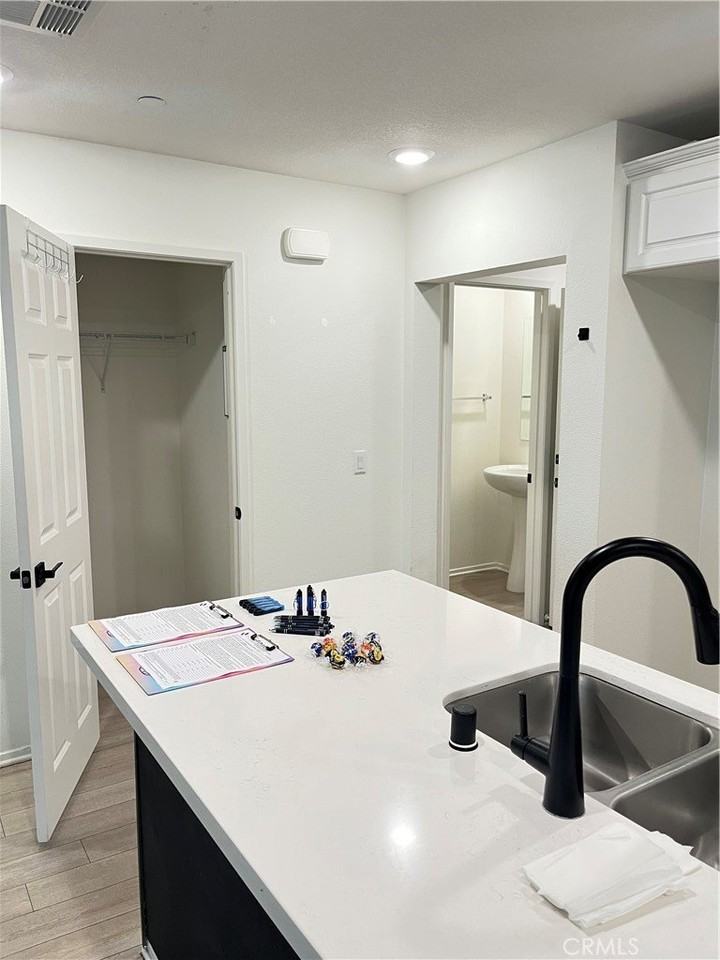 7155 Citrus Ave - Photo 4 of 18