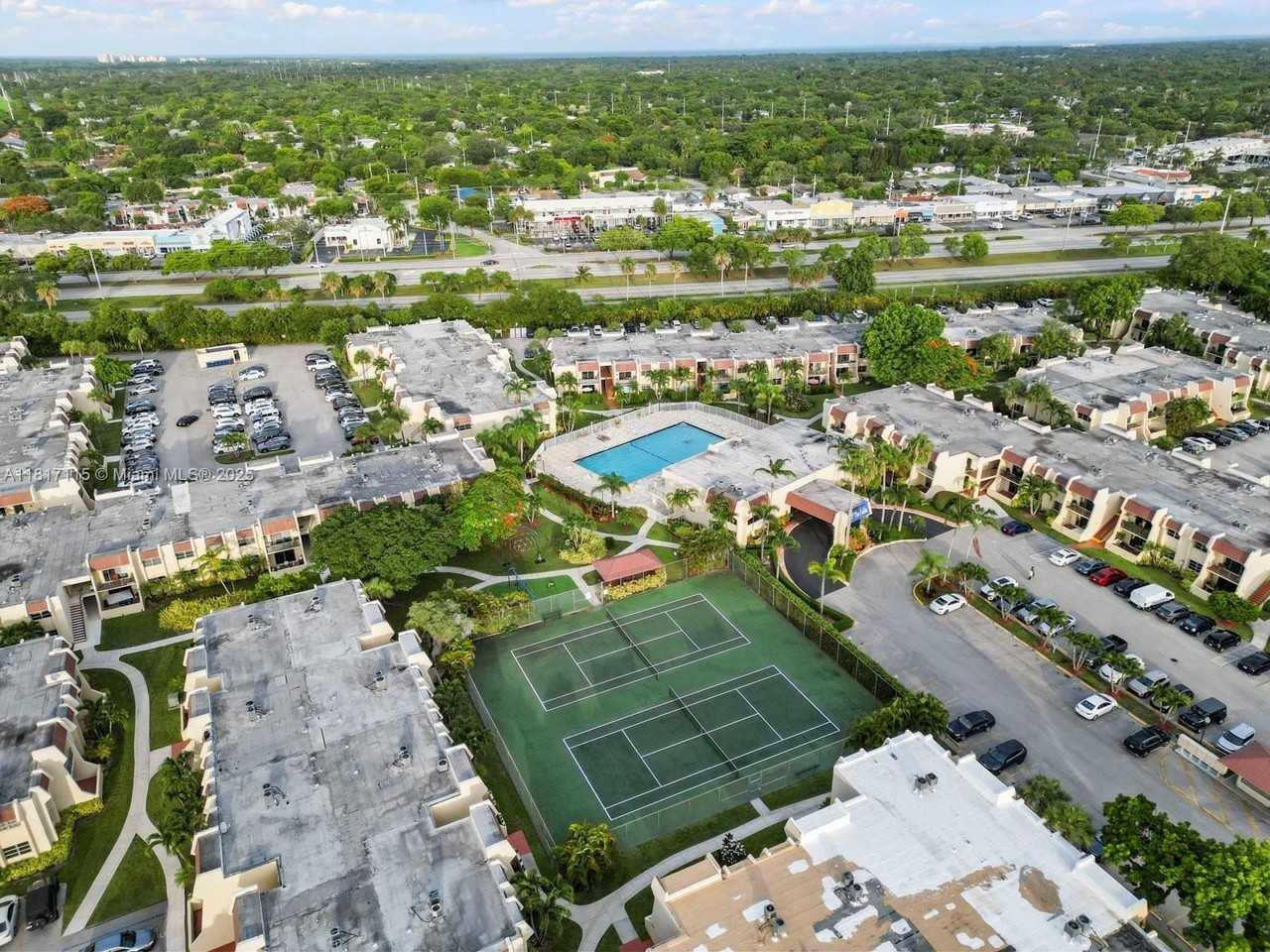 14034 Southwest 90th Avenue #207AA - Photo 3 of 25