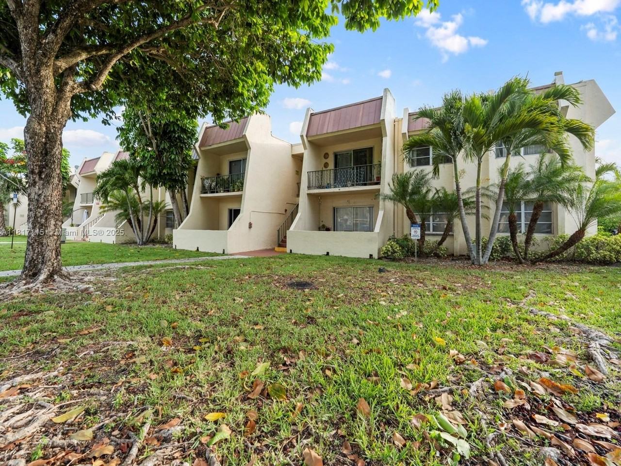 14034 Southwest 90th Avenue #207AA - Photo 7 of 25