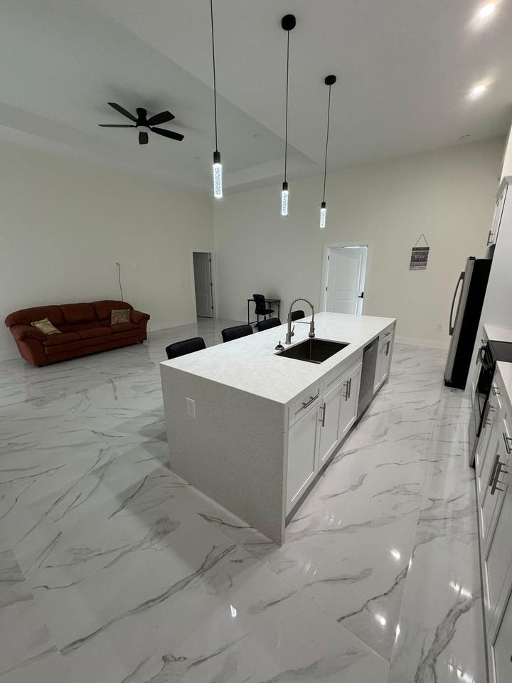 8th St Sw - Photo 3 of 12