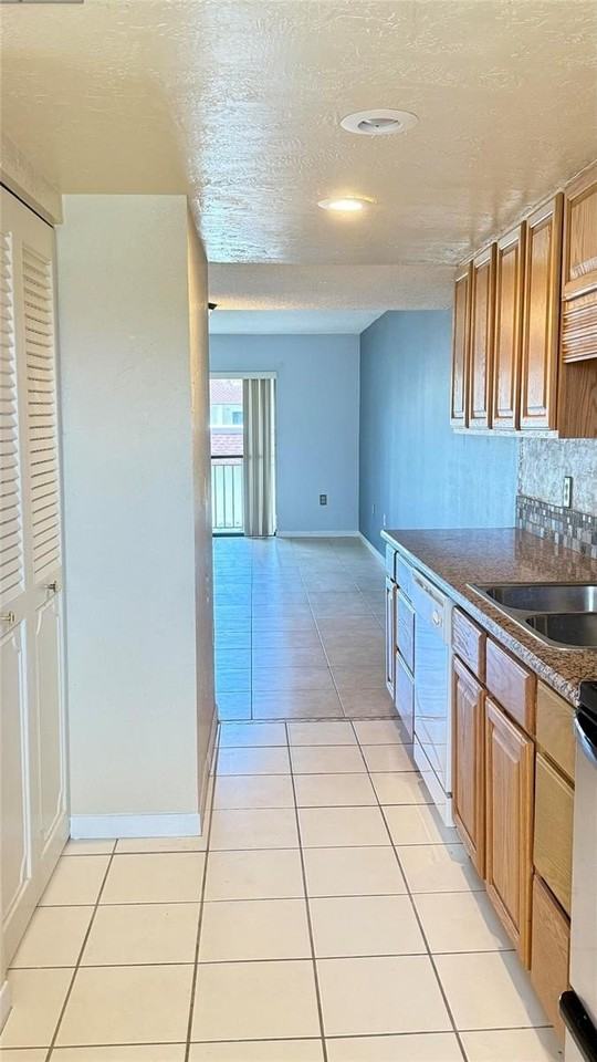 190 Paradise Boulevard #9 - Photo 4 of 43