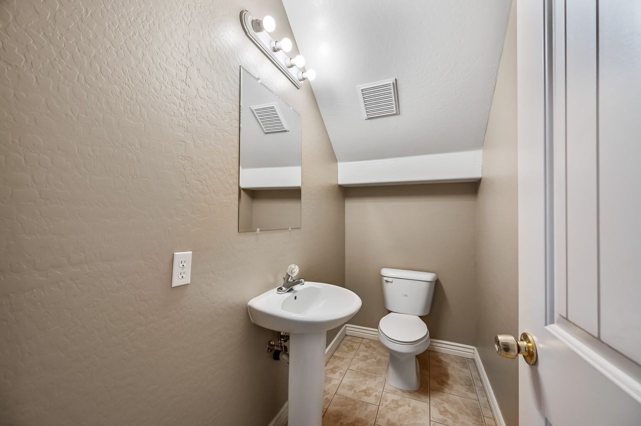 3808 South 339th Avenue - Photo 6 of 33