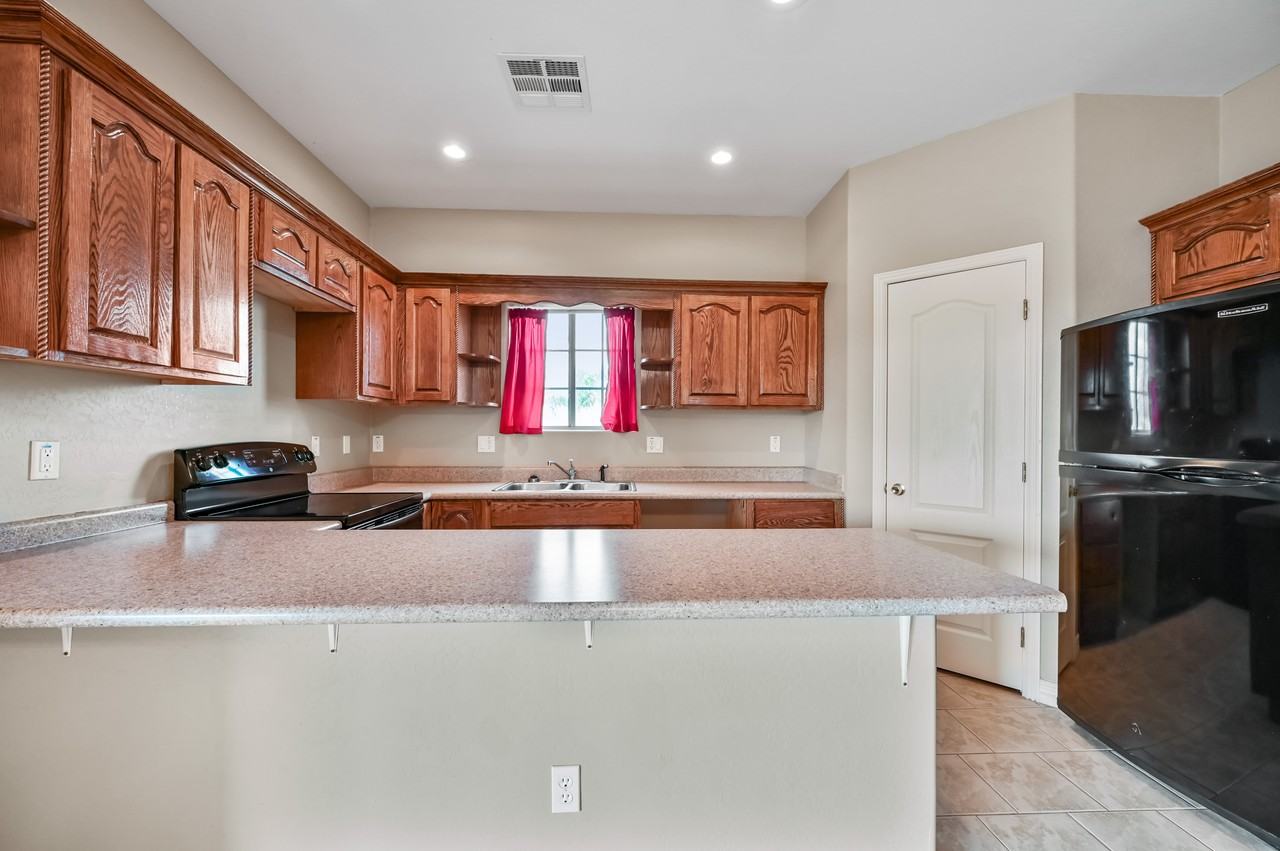 3808 South 339th Avenue - Photo 7 of 33