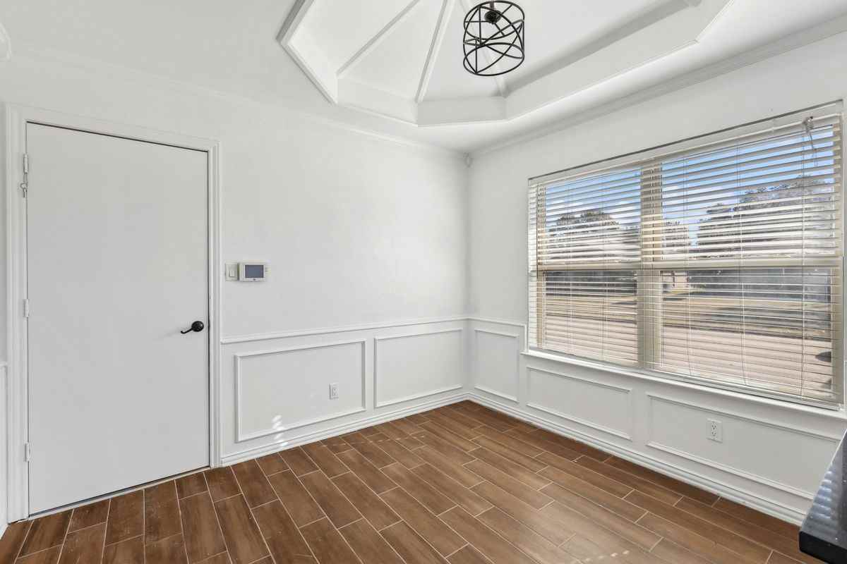 6300 Topaz Way - Photo 3 of 6