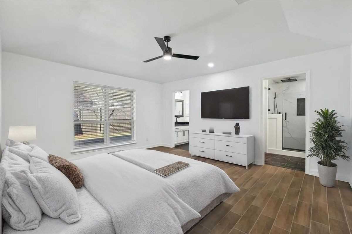 6300 Topaz Way - Photo 4 of 6