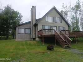 featured image of Woodcrest Ln