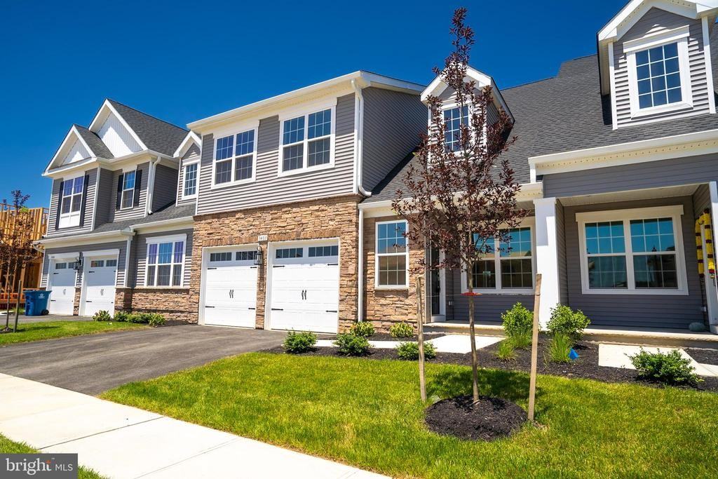 3403 Jordan Dr - Photo 2 of 42