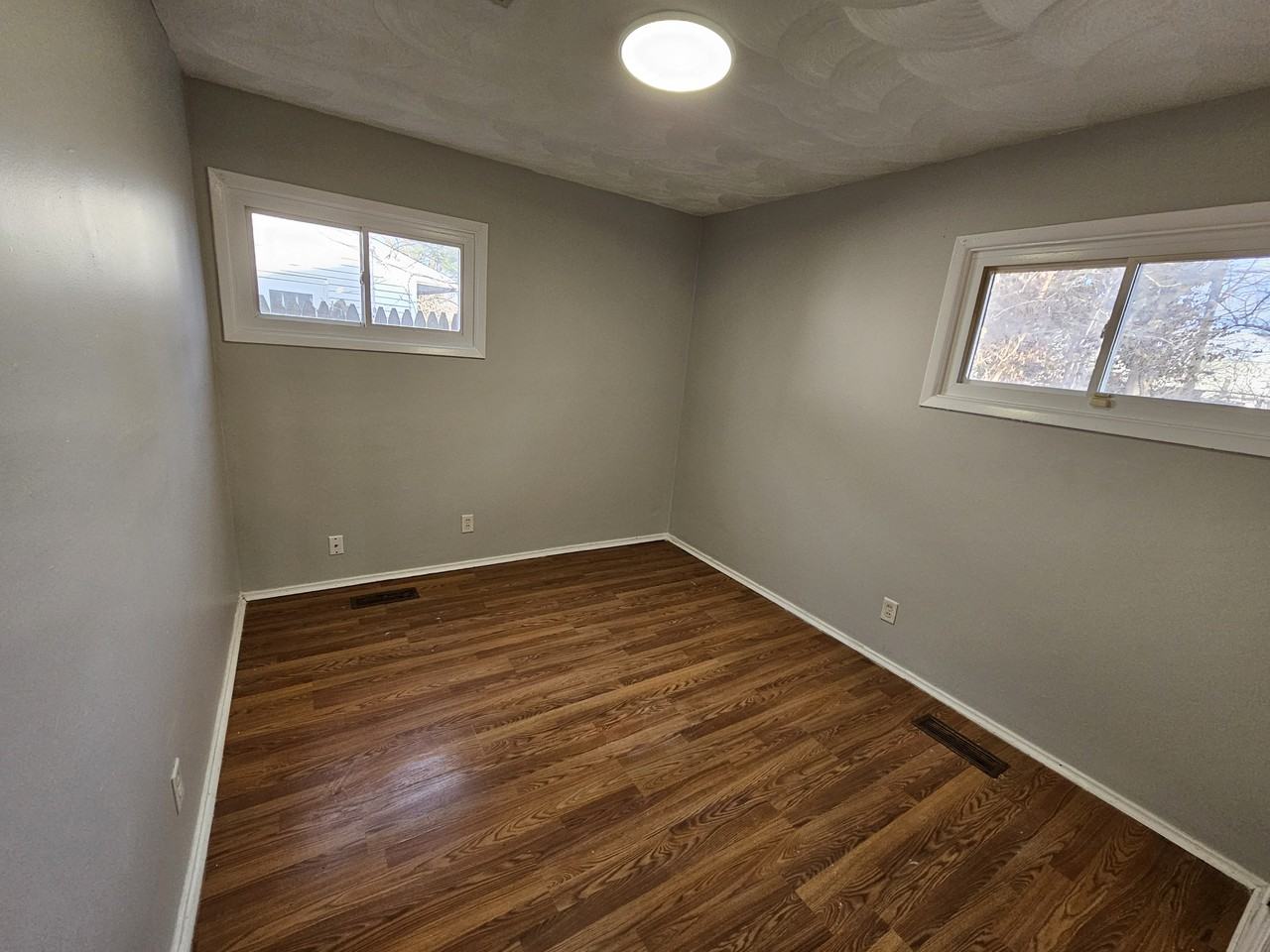 1220 S Livingston St - Photo 7 of 9