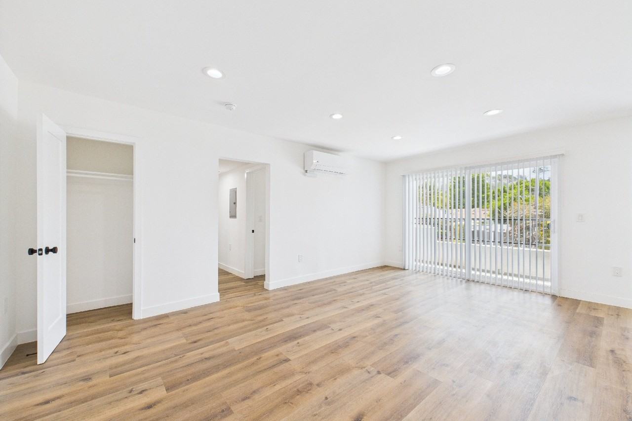 The Stanley Off Sunset - Photo 4 of 34