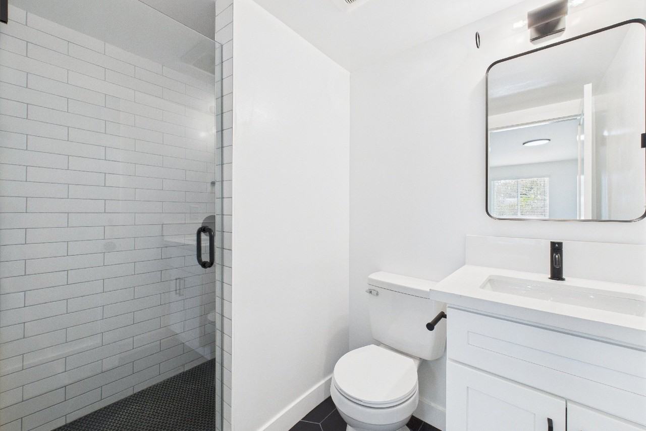 The Stanley Off Sunset - Photo 5 of 34