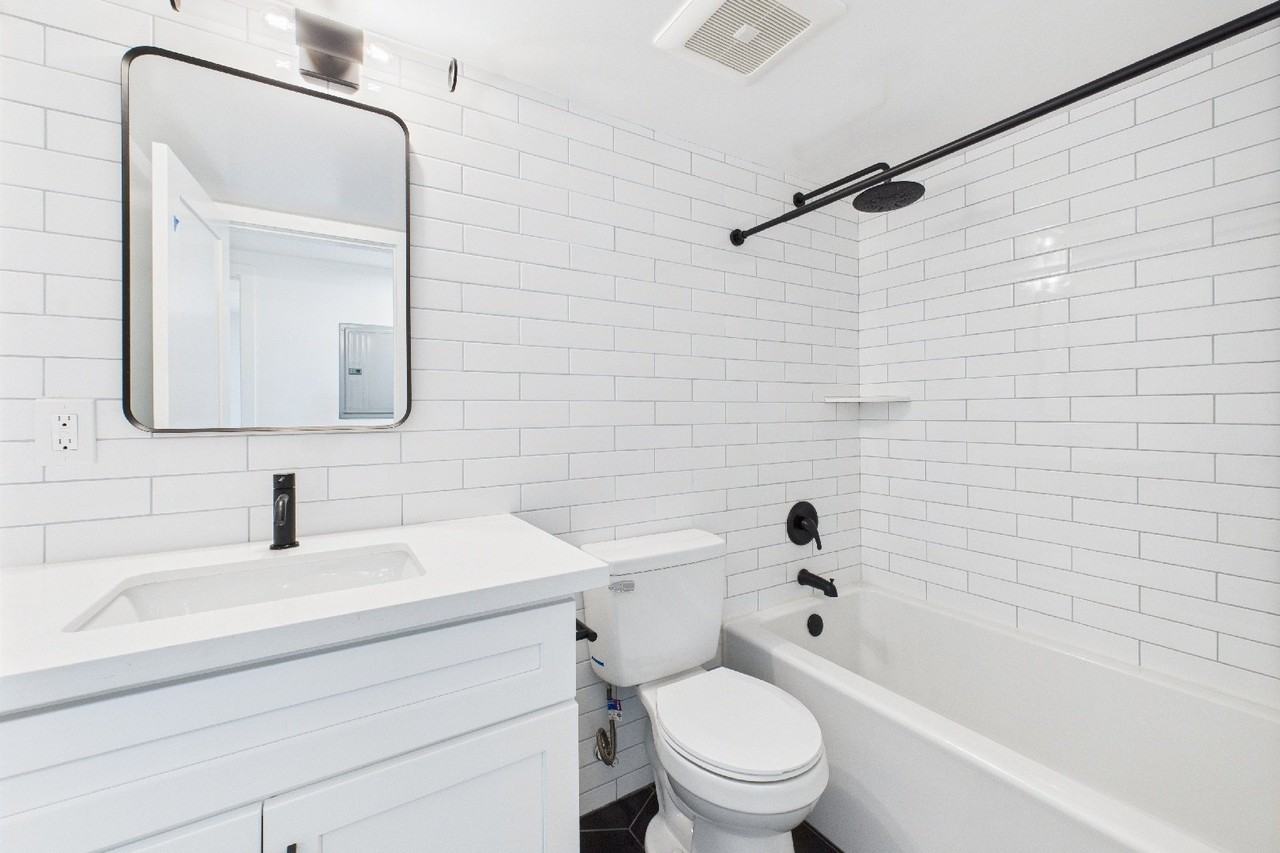 The Stanley Off Sunset - Photo 7 of 34