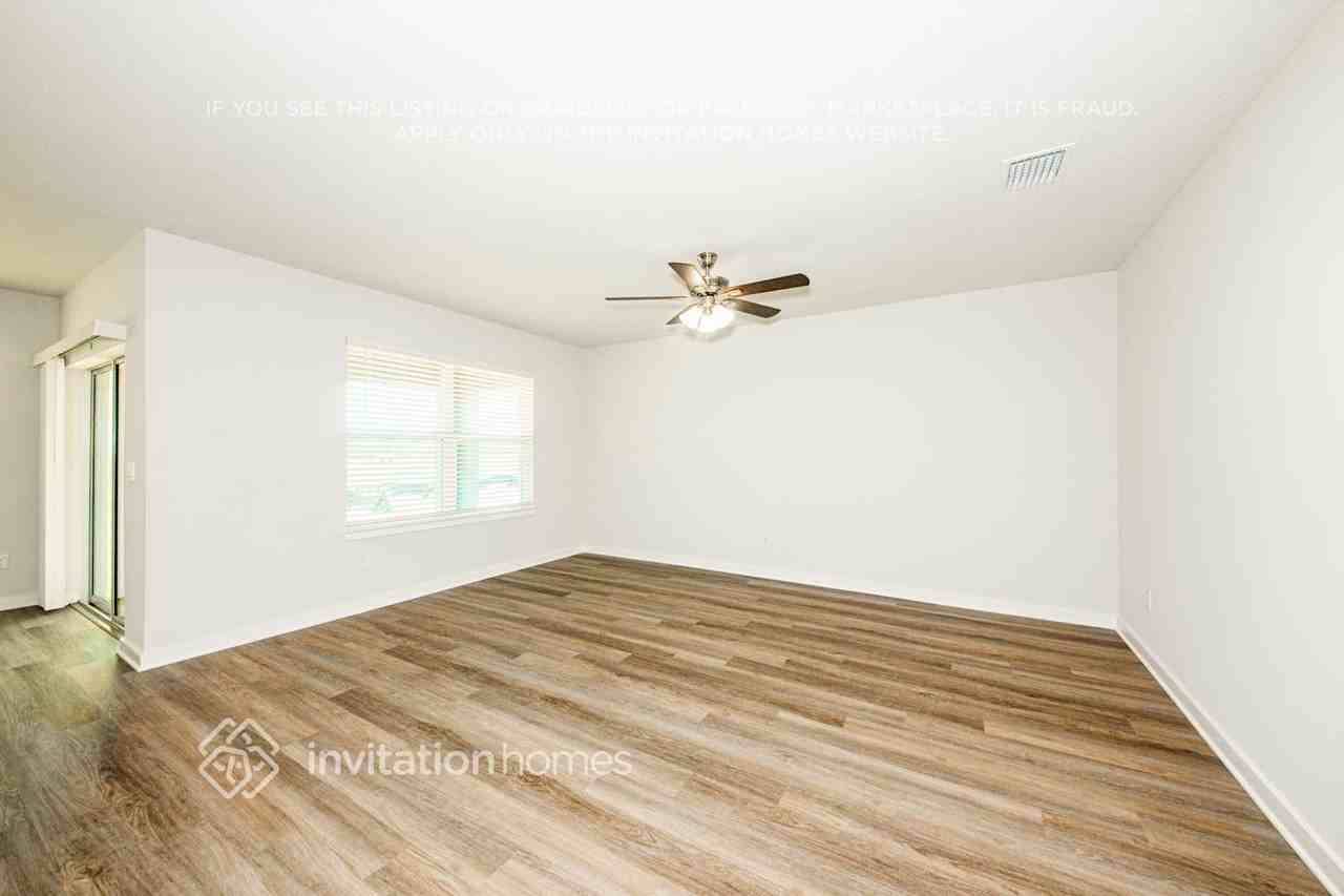 18224 Wheathouse Pl - Photo 4 of 16