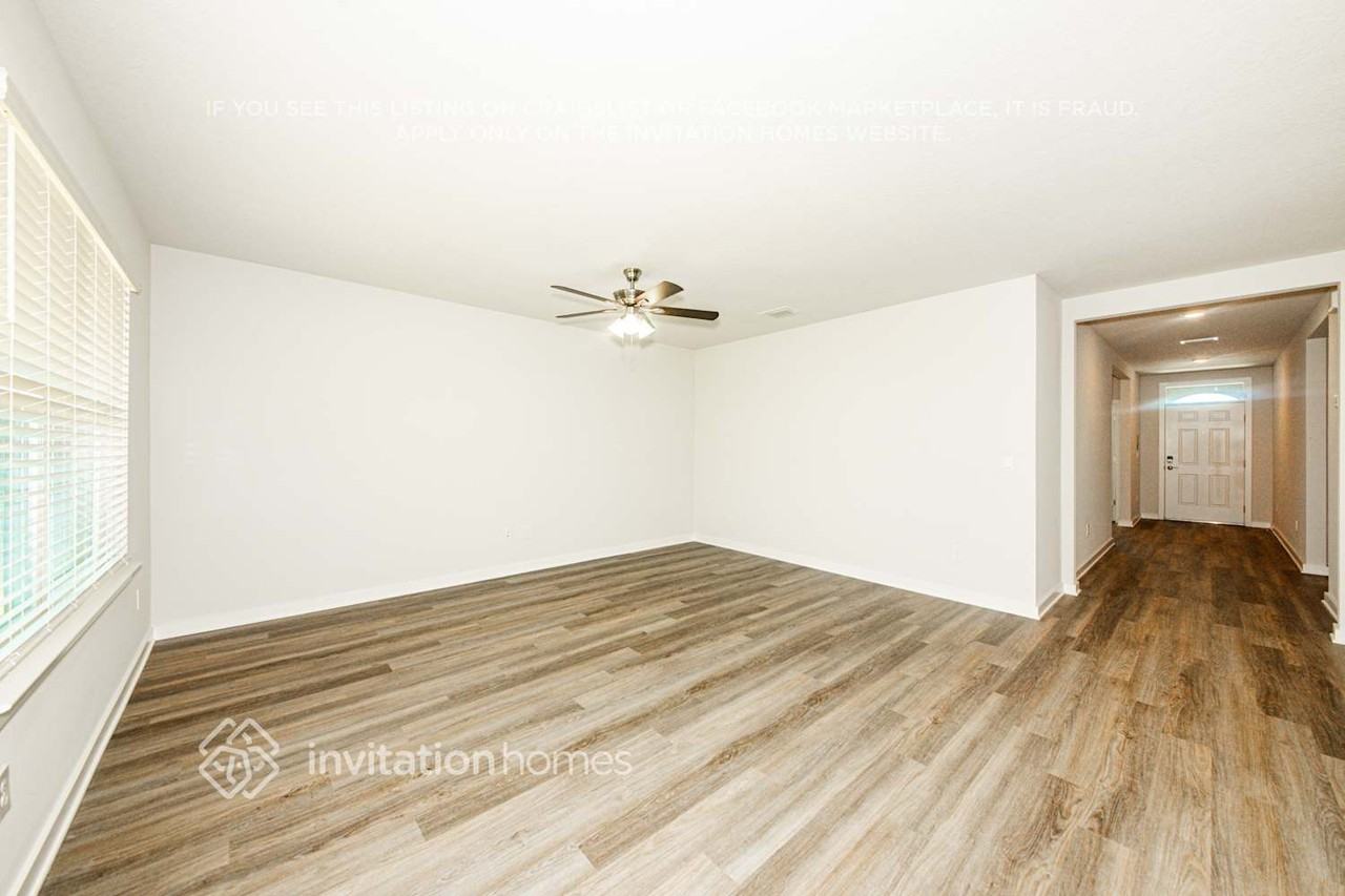 18224 Wheathouse Pl - Photo 3 of 16