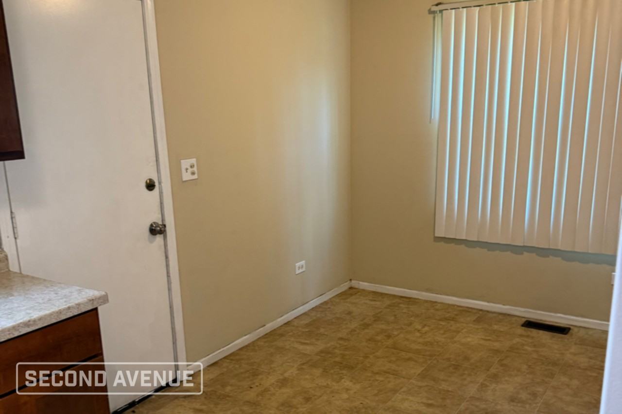 12503 S Winchester Ave - Photo 3 of 16