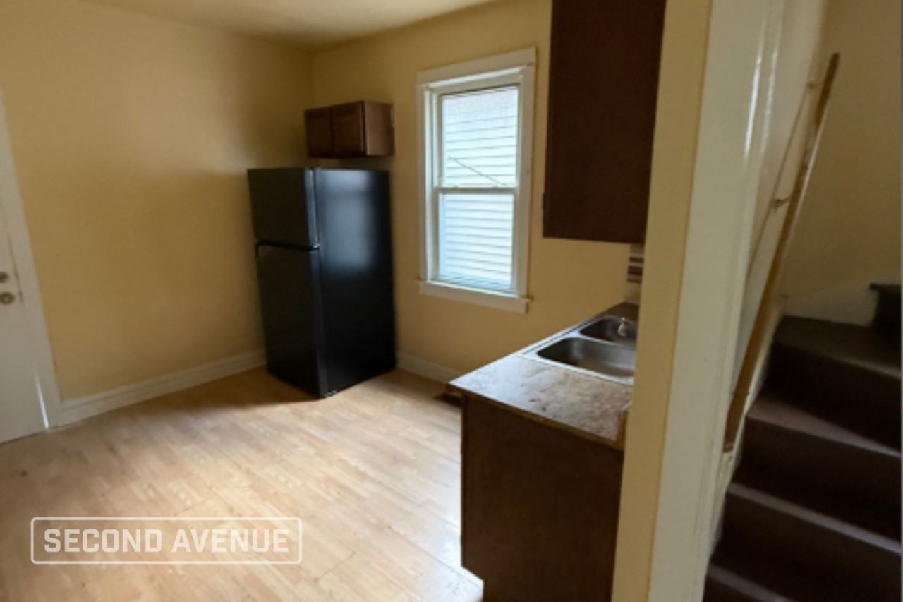11216 S Stewart Ave - Photo 2 of 11