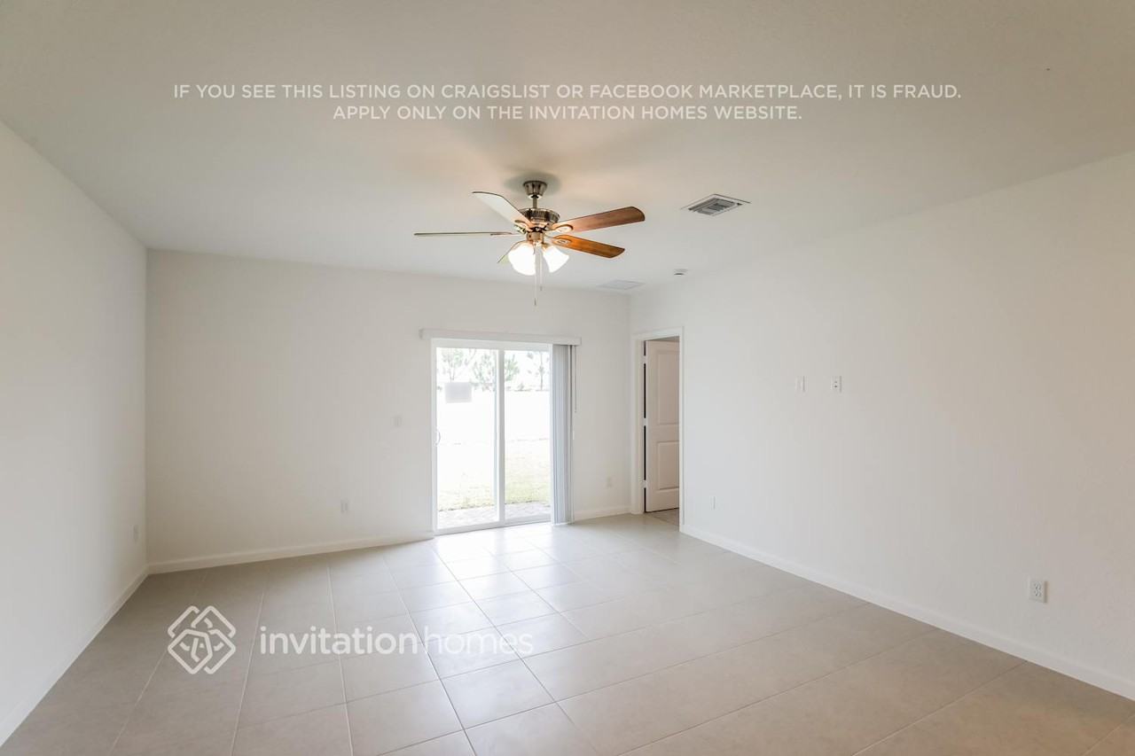 714 Carlyle Way - Photo 5 of 11