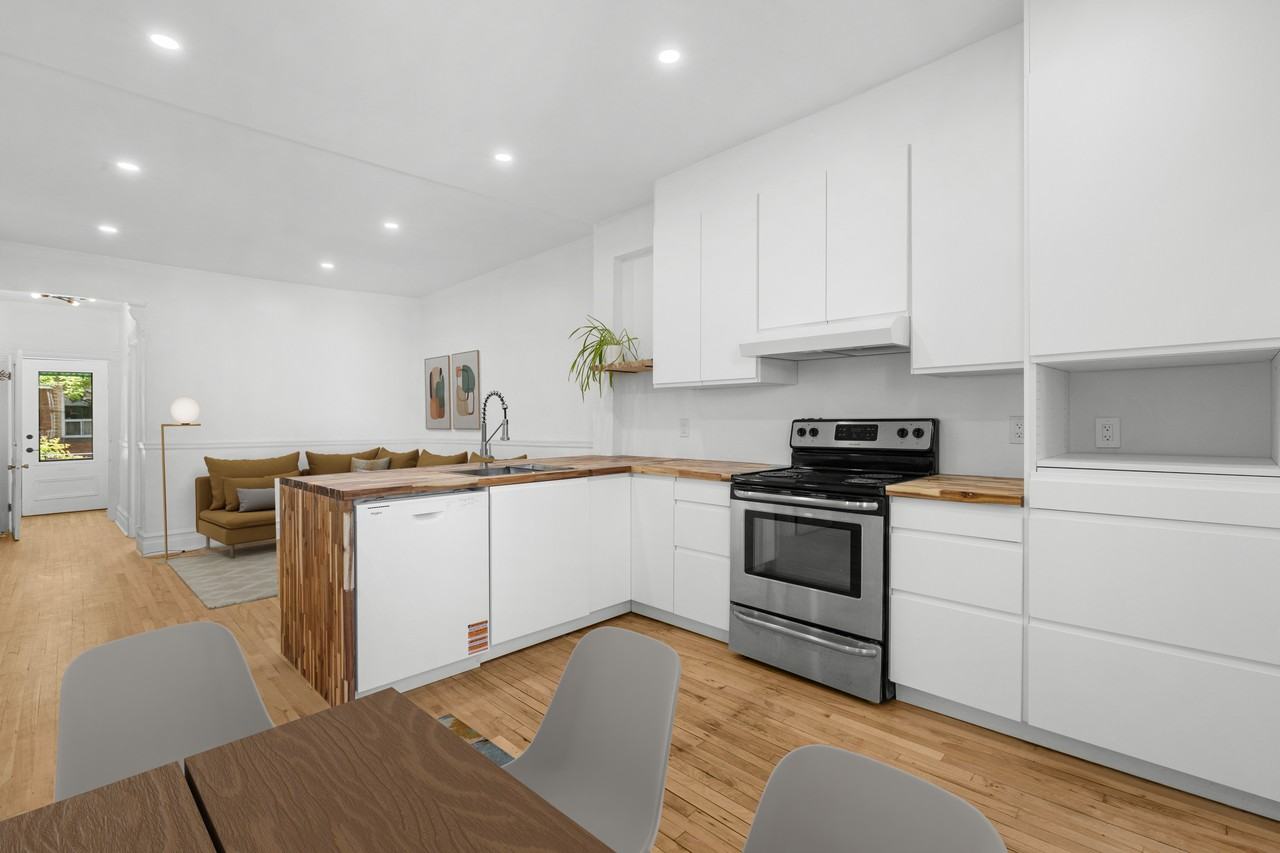 4683 Rue Chabot - Photo 3 of 13