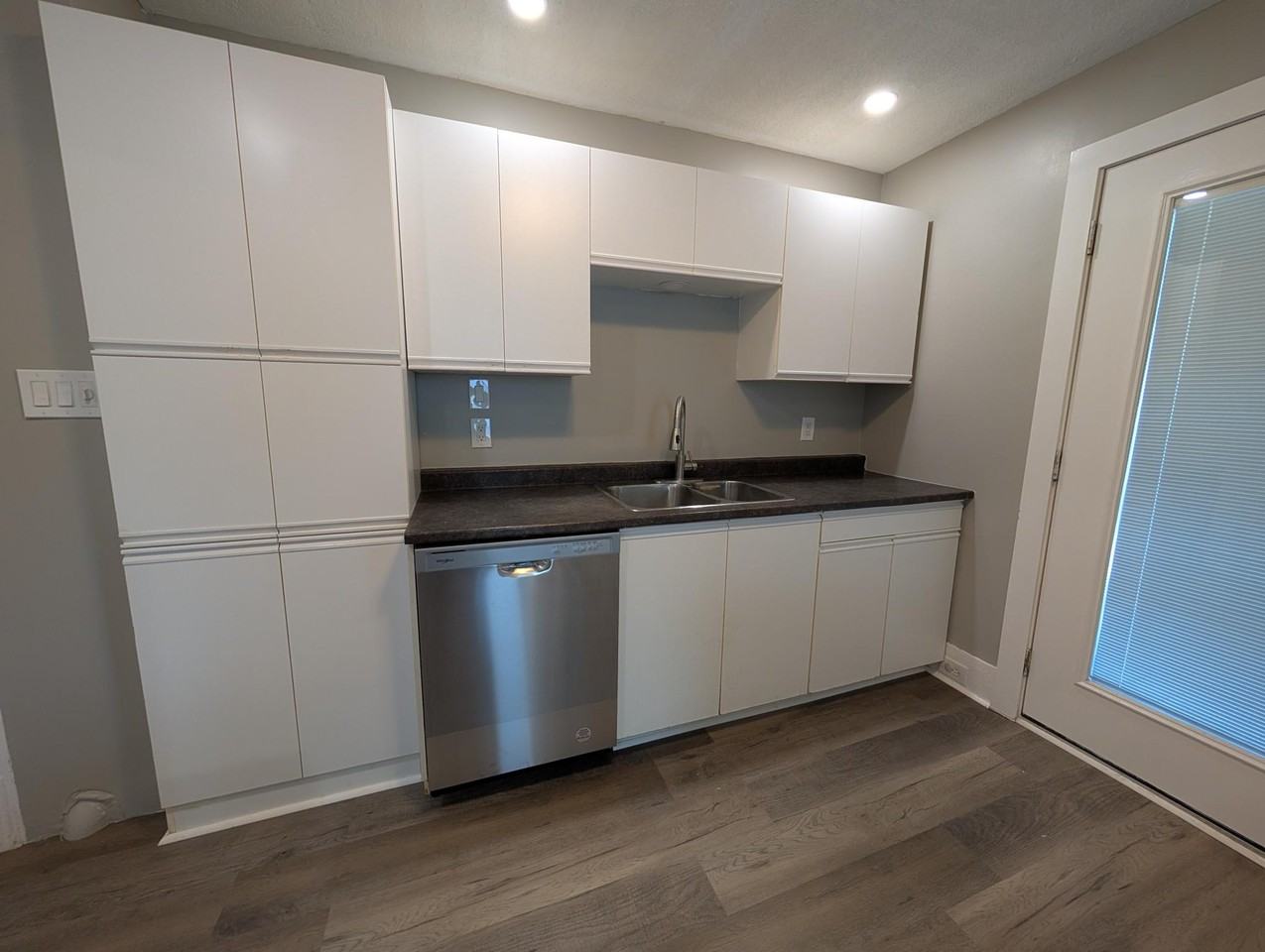 151 Victoria Avenue - Photo 3 of 26