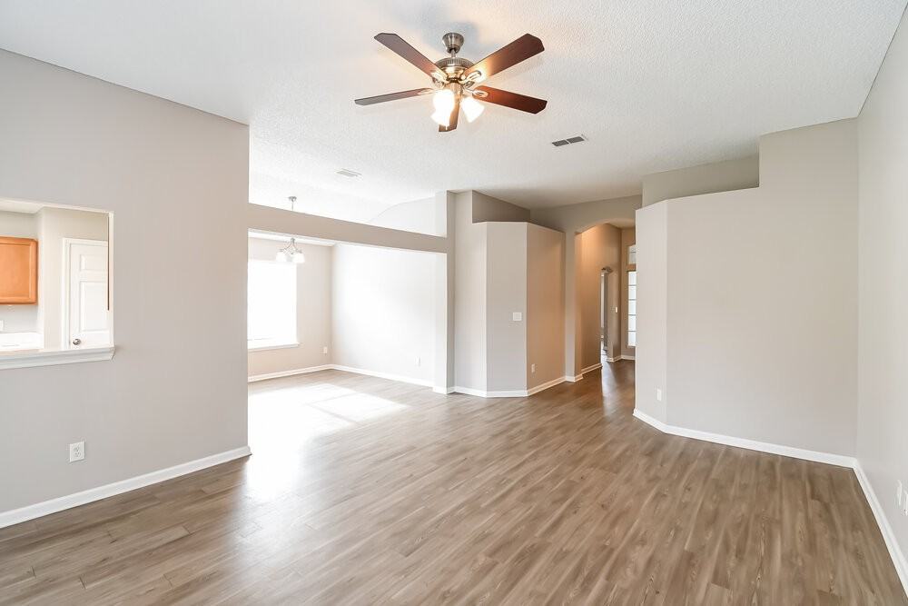 1508 Austin Ln - Photo 4 of 16