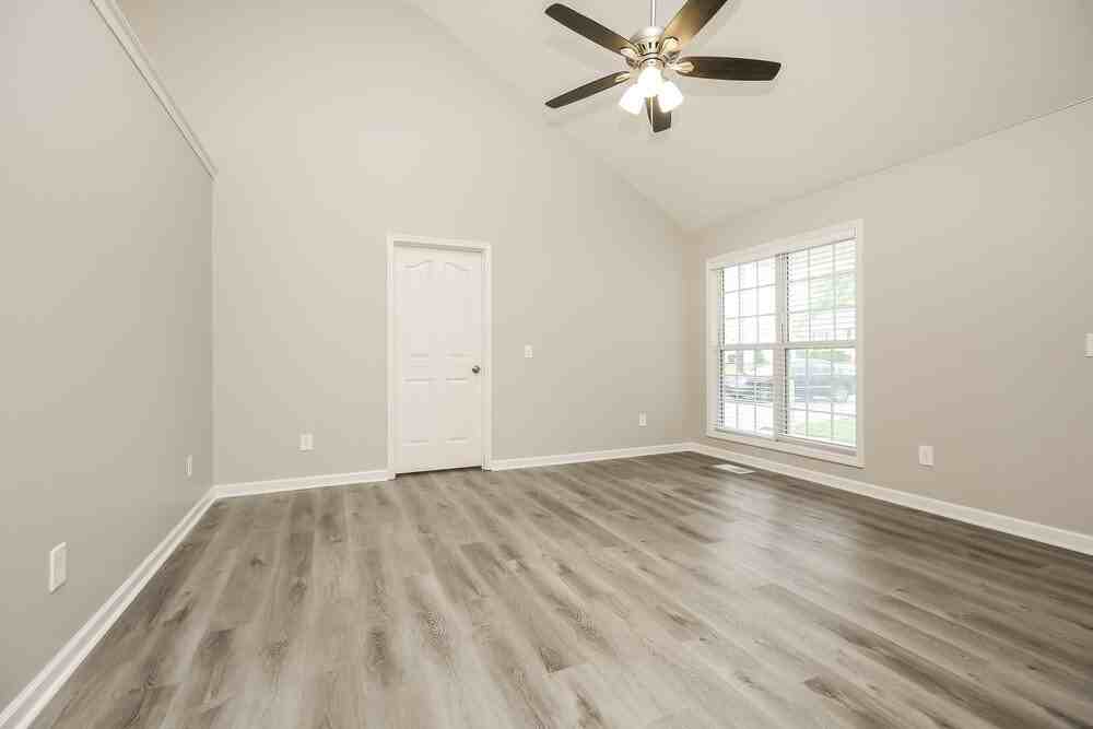 1990 Bolden Dr - Photo 4 of 16