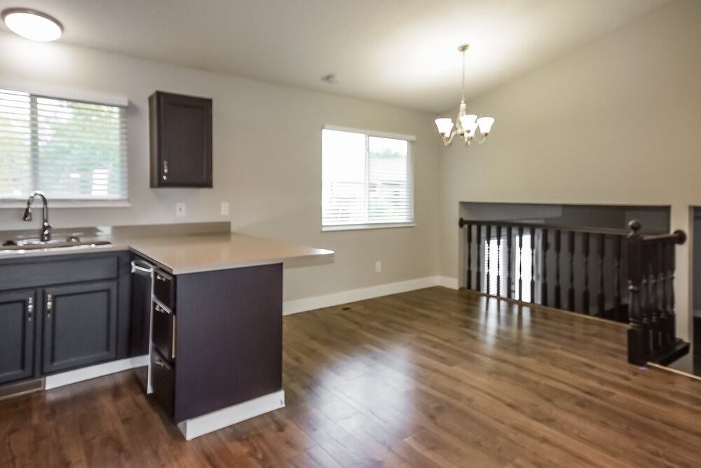 2374 Ne - Photo 7 of 18