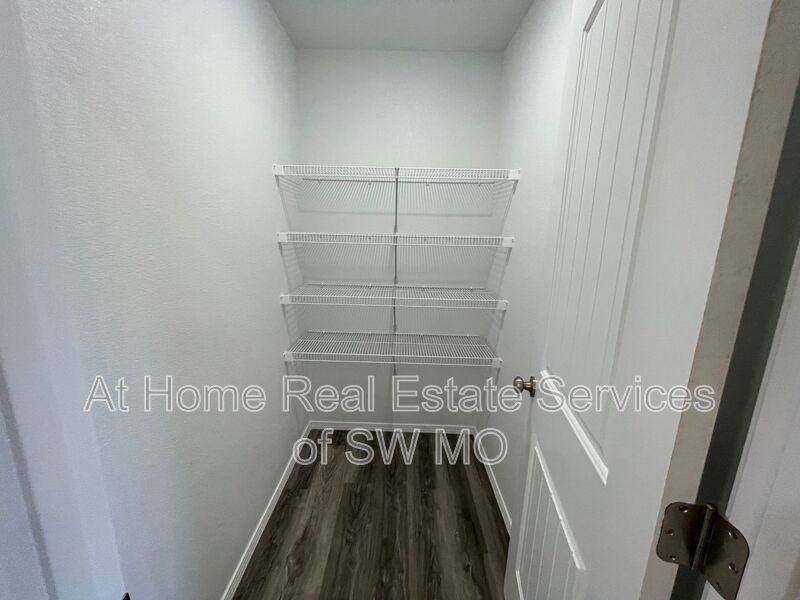 653 S Southgate - Photo 5 of 13