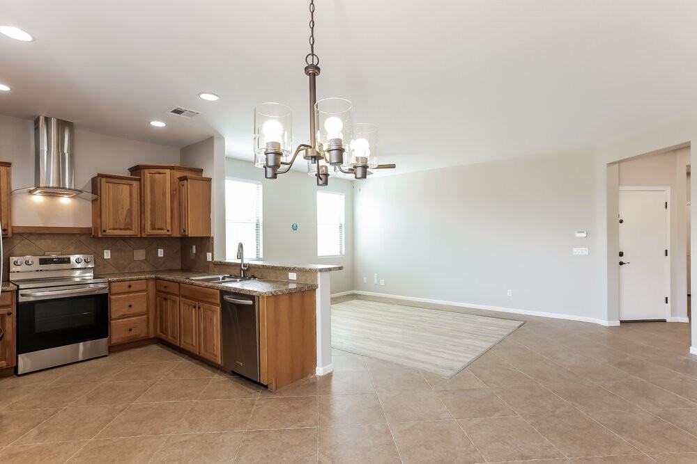 1868 W Wrangler Way - Photo 5 of 16