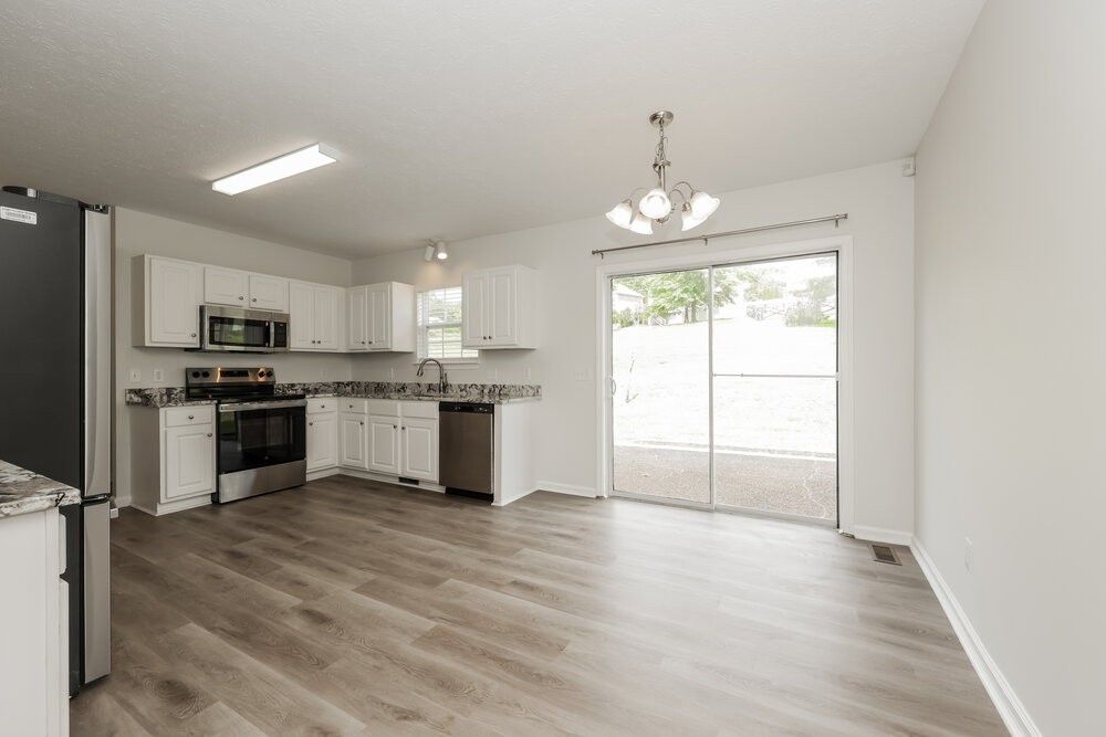 102 Polk Ct - Photo 7 of 17