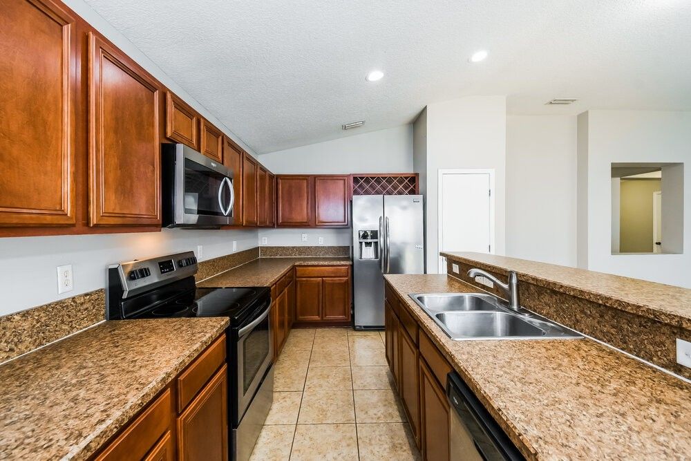 2285 Brian Lakes Dr E - Photo 6 of 15